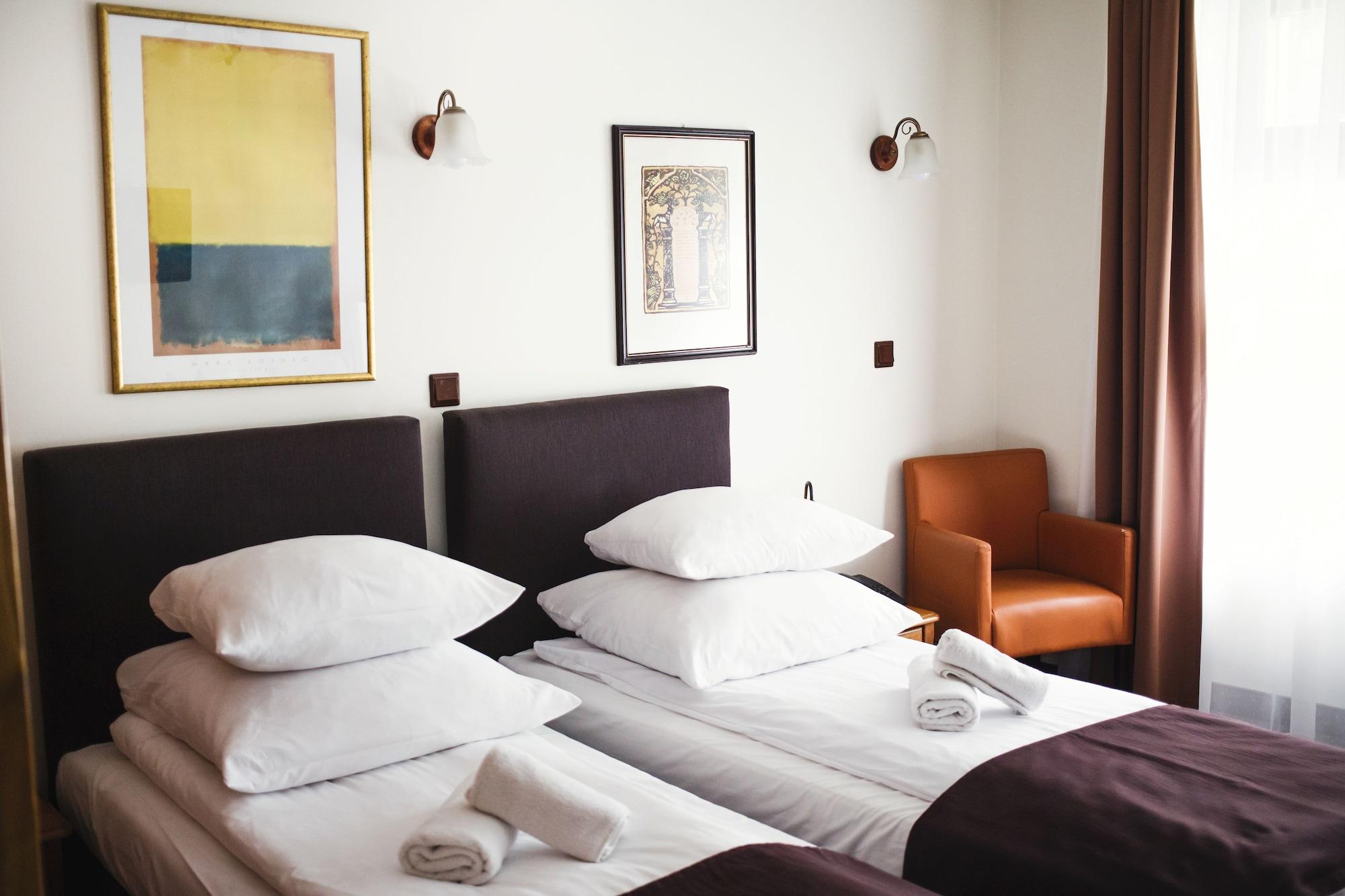 Hotel Eden Krasków Εξωτερικό φωτογραφία